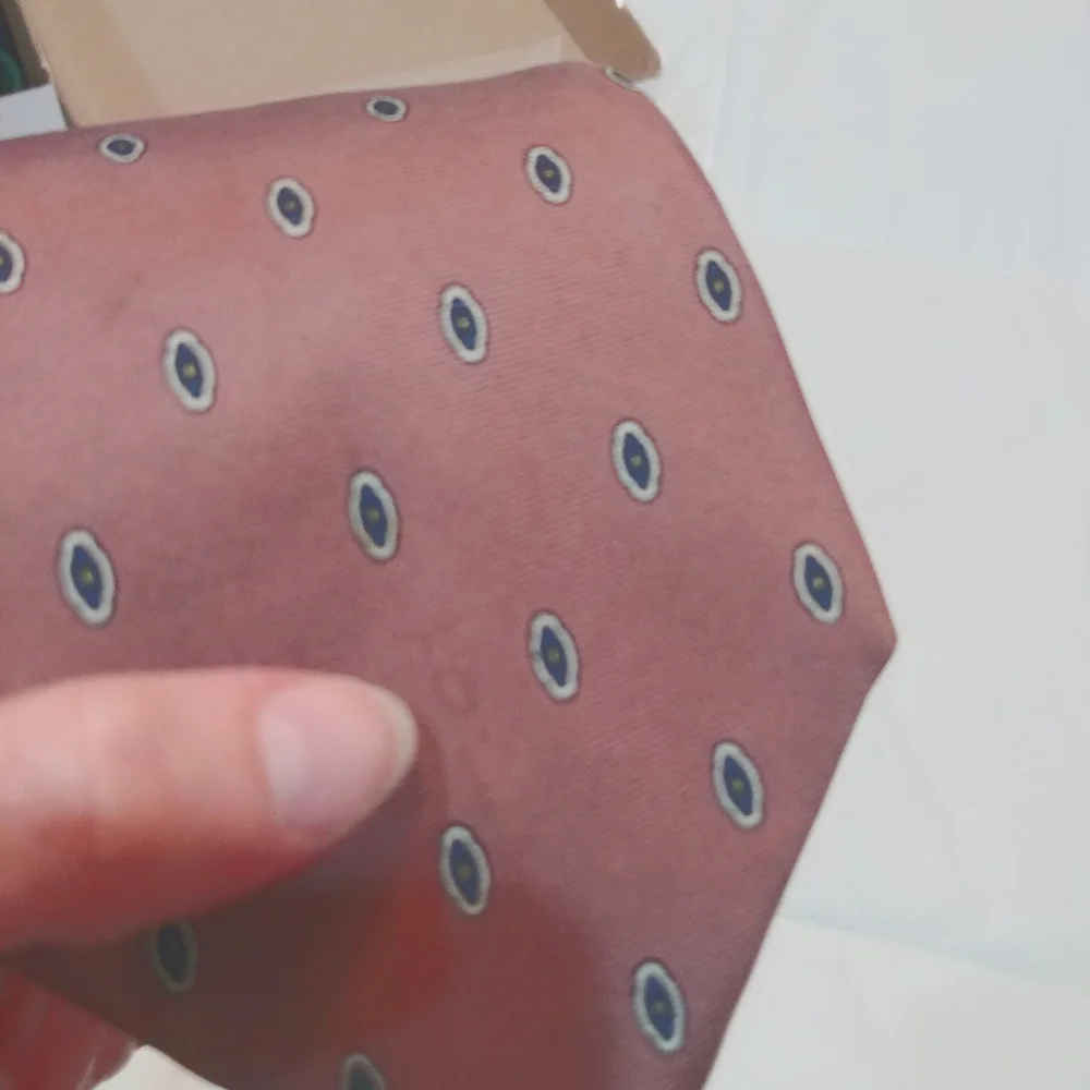 Vintage Dior luxury Pink silk tie With Tiny Medallions